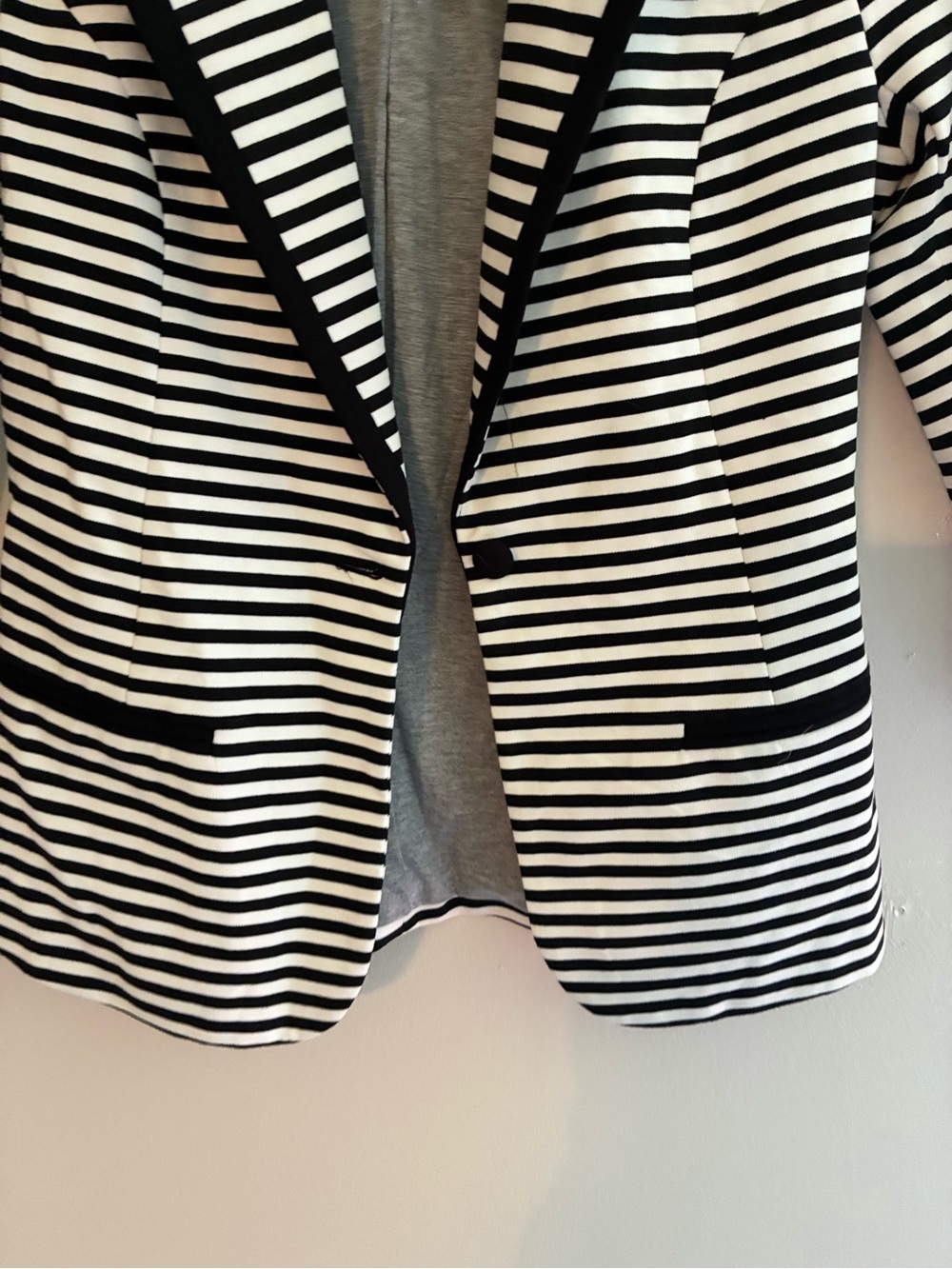 41 Hawthorn Black & White Striped Blazer - Picture 2 of 8